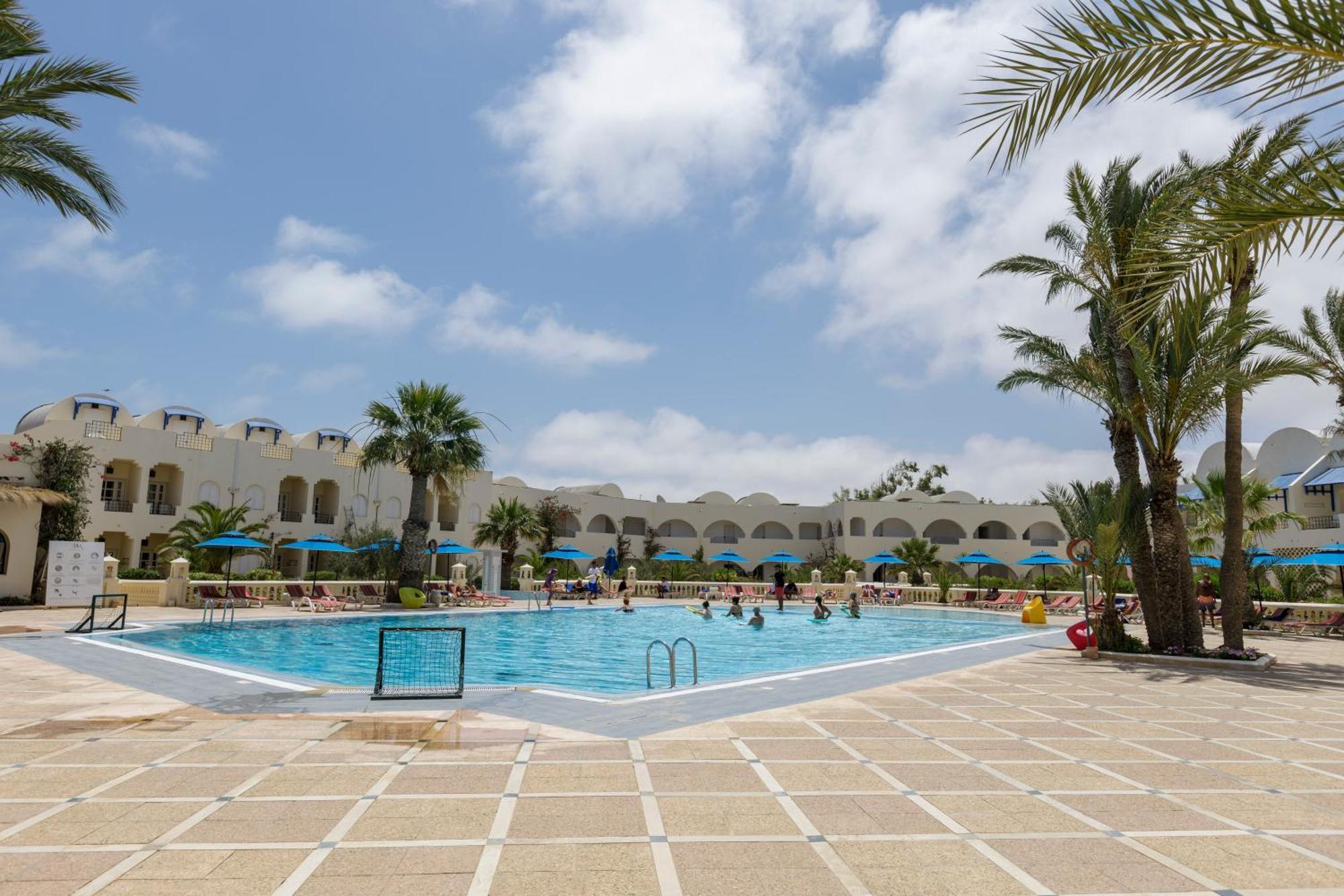 Le Petit Palais Djerba & Spa Хумт Сук Екстериор снимка